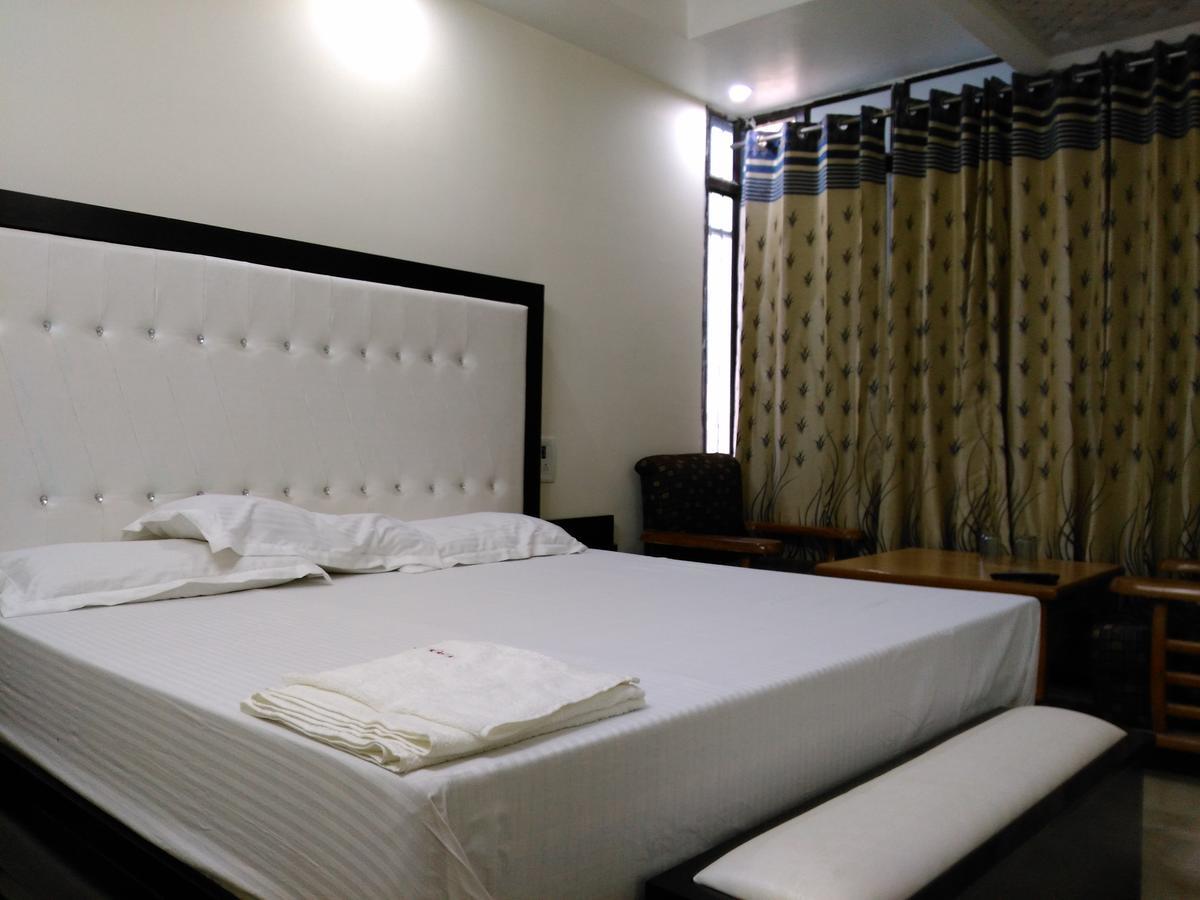 Hotel Platinum Plaza Rohtak Exterior photo